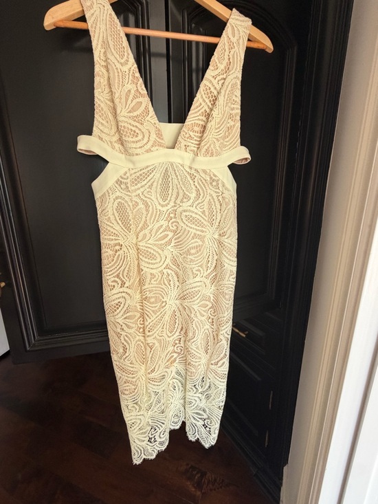 INTERMIX Dresses & Skirts - INTERMIX Cream Lace Midi Dress with Deep V & Cut Outs
